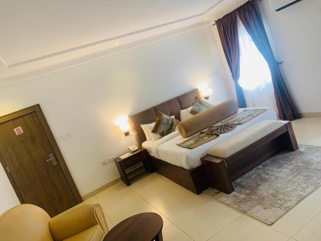 Swiss Pearl Continental Suite Wupa ภายนอก รูปภาพ