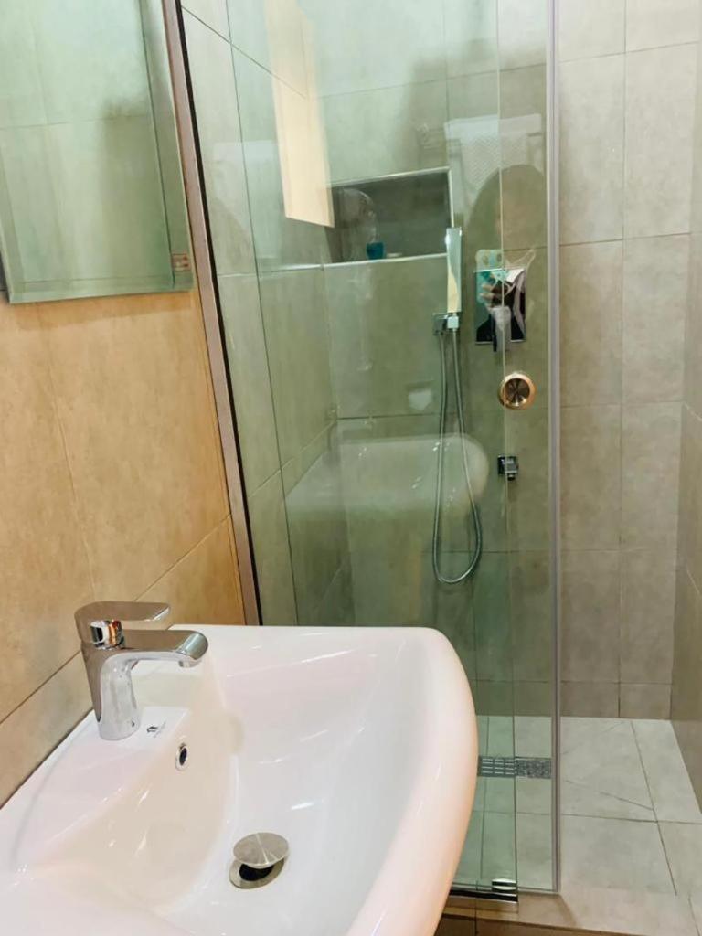 Swiss Pearl Continental Suite Wupa ภายนอก รูปภาพ