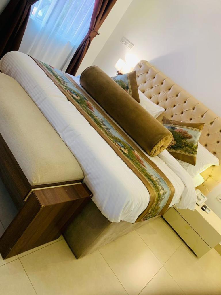 Swiss Pearl Continental Suite Wupa ภายนอก รูปภาพ