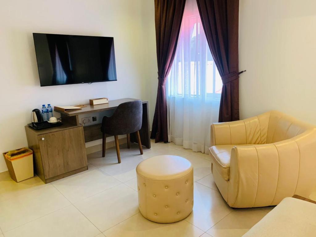 Swiss Pearl Continental Suite Wupa ภายนอก รูปภาพ