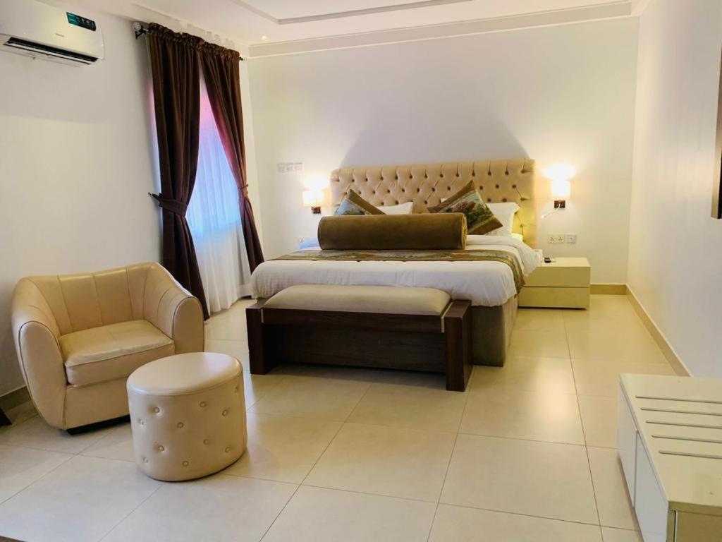 Swiss Pearl Continental Suite Wupa ภายนอก รูปภาพ