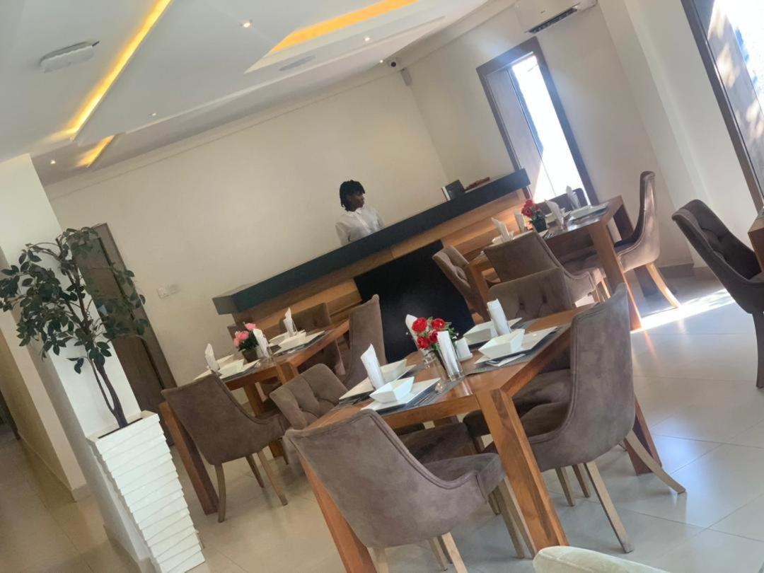 Swiss Pearl Continental Suite Wupa ภายนอก รูปภาพ