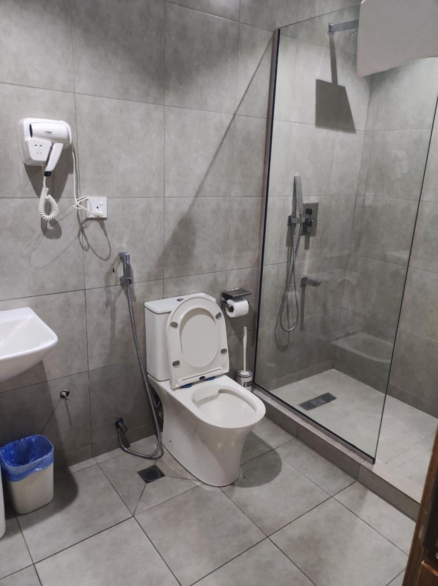 Swiss Pearl Continental Suite Wupa ภายนอก รูปภาพ